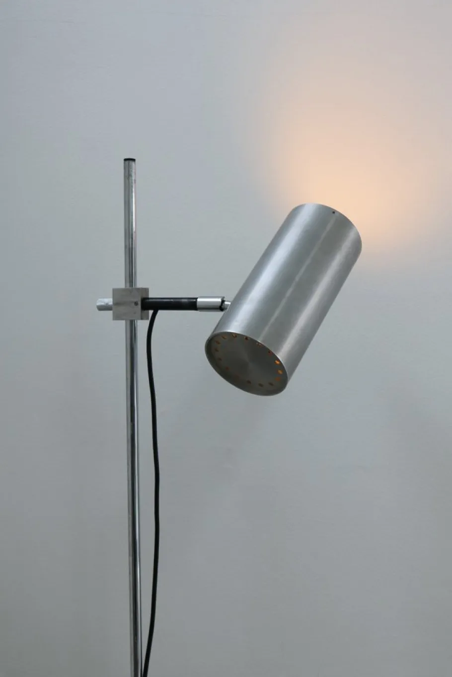 Outlet Pamono Minimalist Tube Floor Lamp from Staff, 1970s