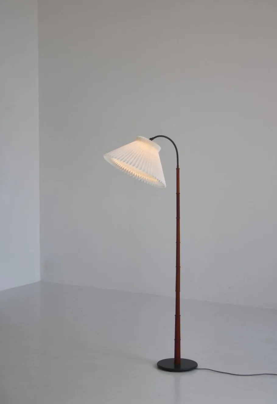 Hot Pamono Modern Danish Teak and Hand Folded Le Klint Shade Floor Lamp by Kaare Klint, 1950s
