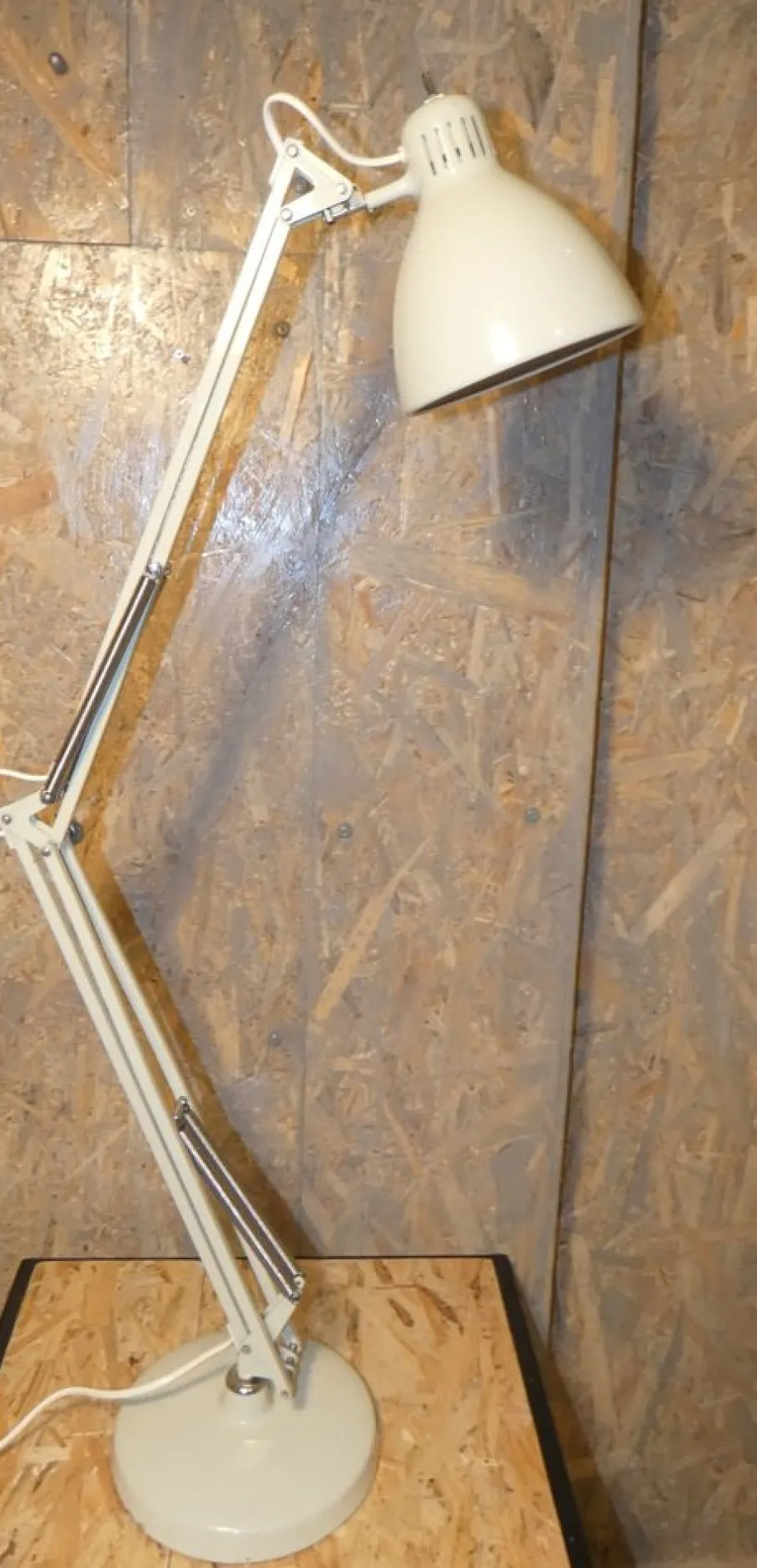 Sale Pamono Naska Loris Table Lamp by J. Jacobsen for Luxo, Norway, 1933