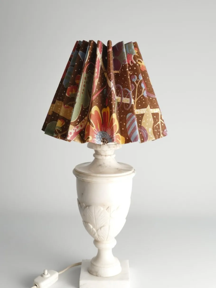 Discount Pamono Neoclassical White Florentine Alabaster Table Lamp with Leaf Relief, Italy