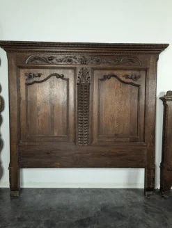 Sale Pamono Norman Bed in Richly Carved Oak