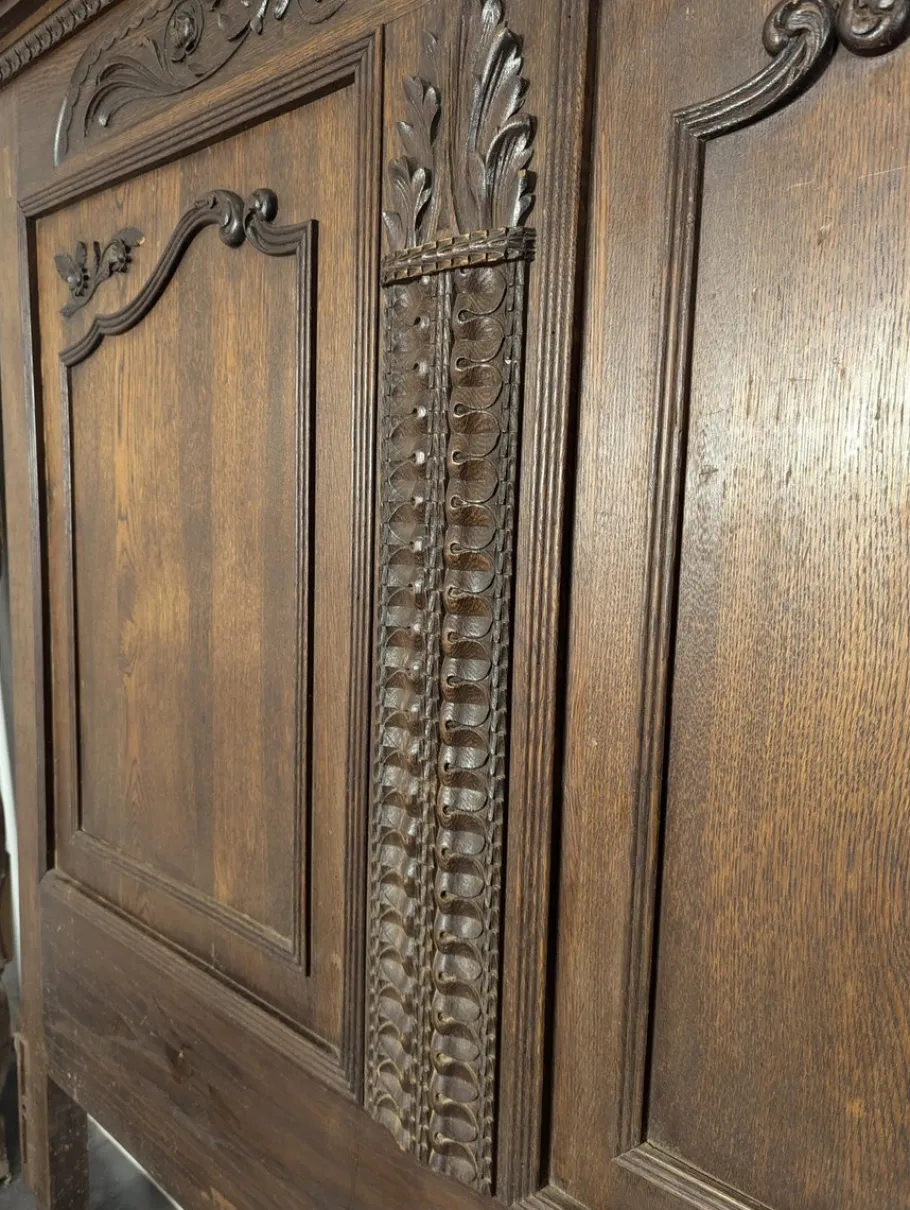 Sale Pamono Norman Bed in Richly Carved Oak