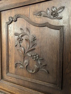 Sale Pamono Norman Bed in Richly Carved Oak