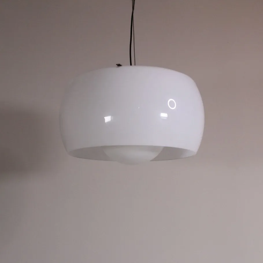 Hot Pamono Omega Lamp by Vico Magistretti for Artemide