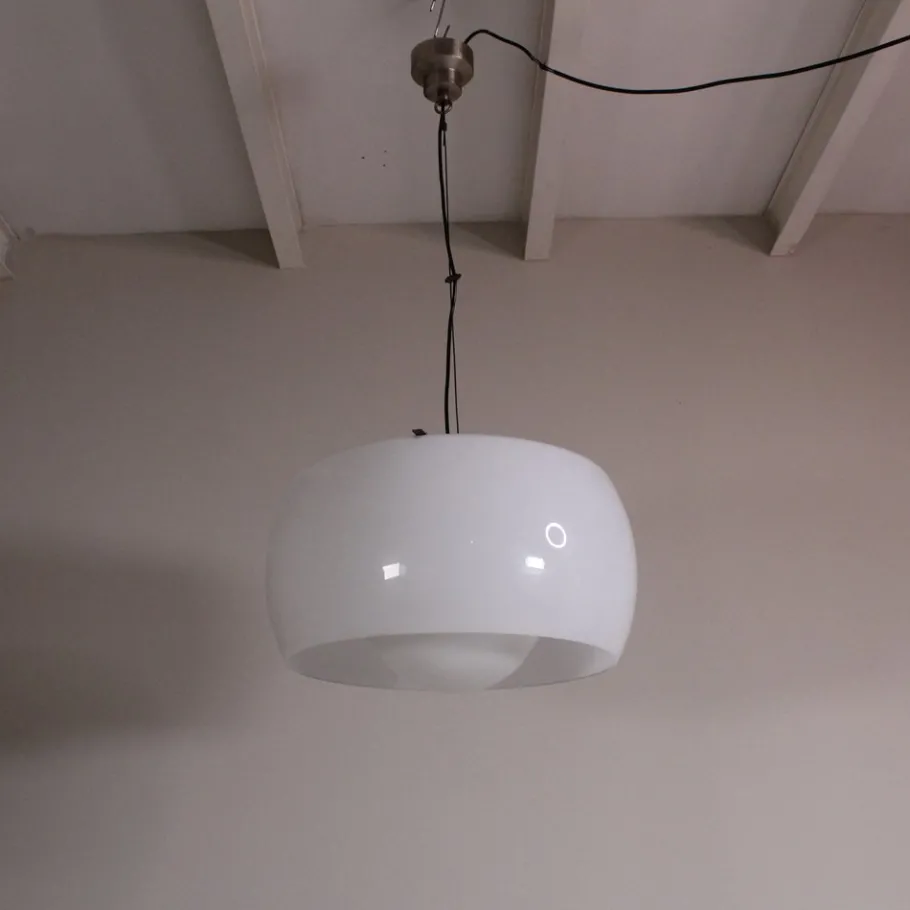 Hot Pamono Omega Lamp by Vico Magistretti for Artemide