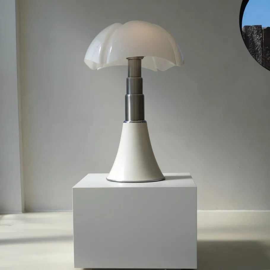 Discount Pamono Pipistrello Grande Lamp by Gae Aulenti for Martinelli Luce, 1980s
