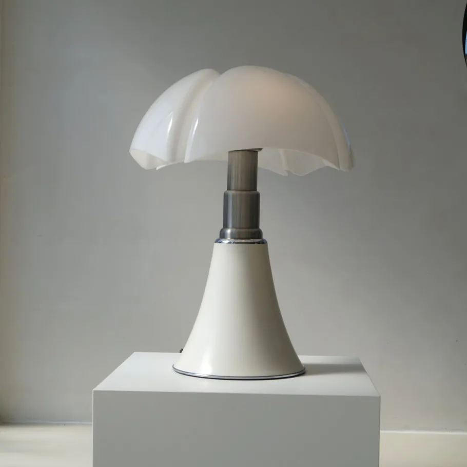 Discount Pamono Pipistrello Grande Lamp by Gae Aulenti for Martinelli Luce, 1980s