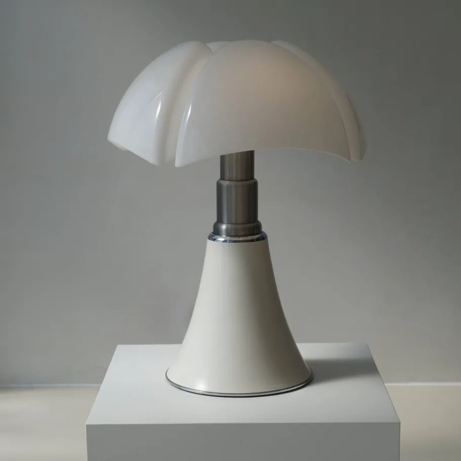 Discount Pamono Pipistrello Grande Lamp by Gae Aulenti for Martinelli Luce, 1980s