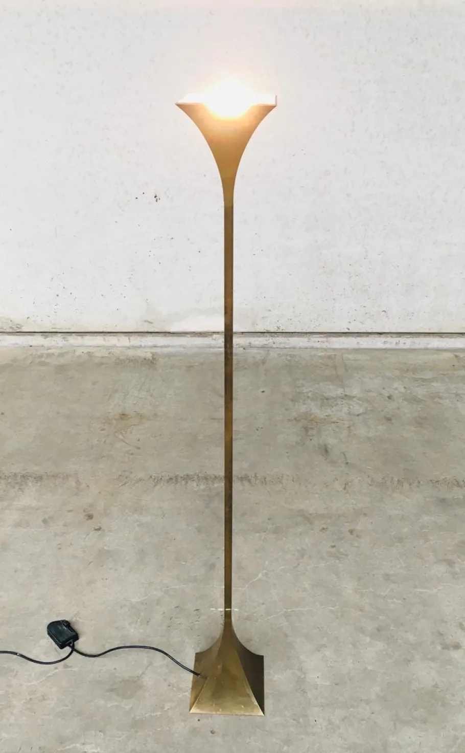 Outlet Pamono Postmodern Design Brass Fluted Torchiere Floor Lamp by Relco, Italy, 1980s