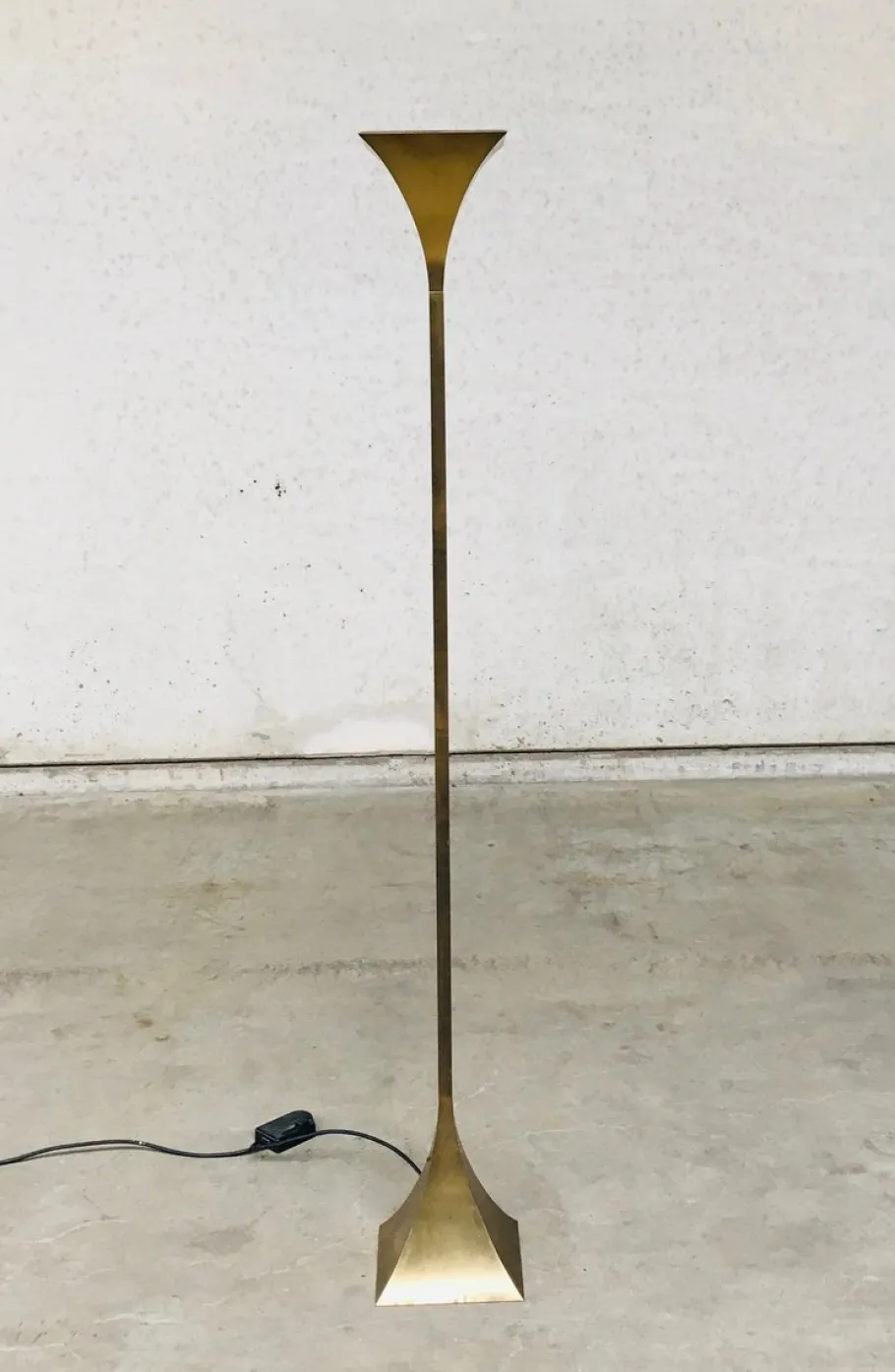 Outlet Pamono Postmodern Design Brass Fluted Torchiere Floor Lamp by Relco, Italy, 1980s