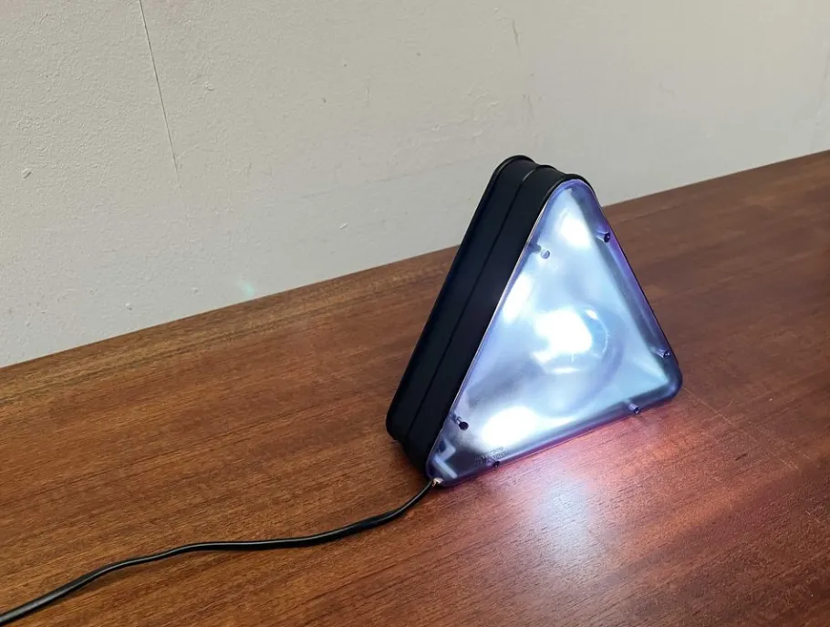Sale Pamono Postmodern Italian Triangular Table Lamp by Daniels Design for Ottika, 1980s