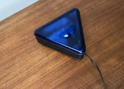 Sale Pamono Postmodern Italian Triangular Table Lamp by Daniels Design for Ottika, 1980s