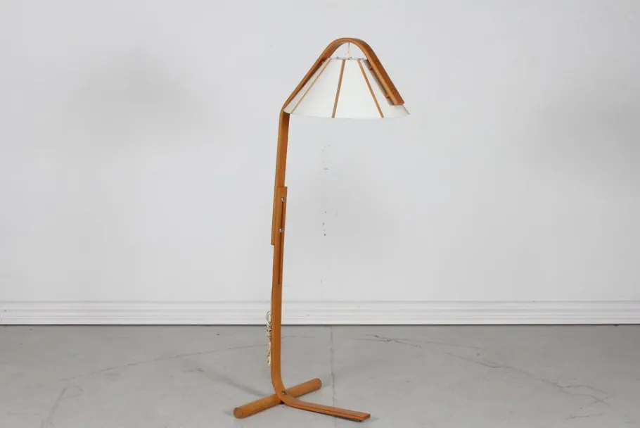 Sale Pamono Scandinavian Modern Beech Aneta Floor Lamp by Jan Wickelgren, Sweden, 1970s