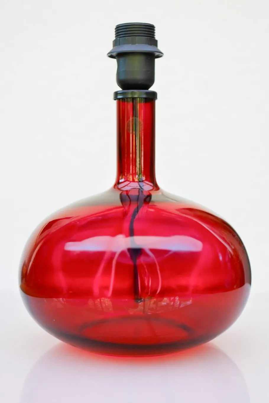 Discount Pamono Scandinavian Pop Art Red Glass Table Lamp by Anne Nilsson for Ikea