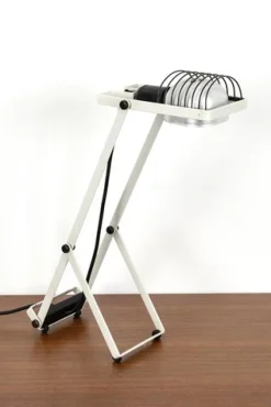 Hot Pamono Sintesi Desk Lamp by Ernesto Gismondi for Artemide