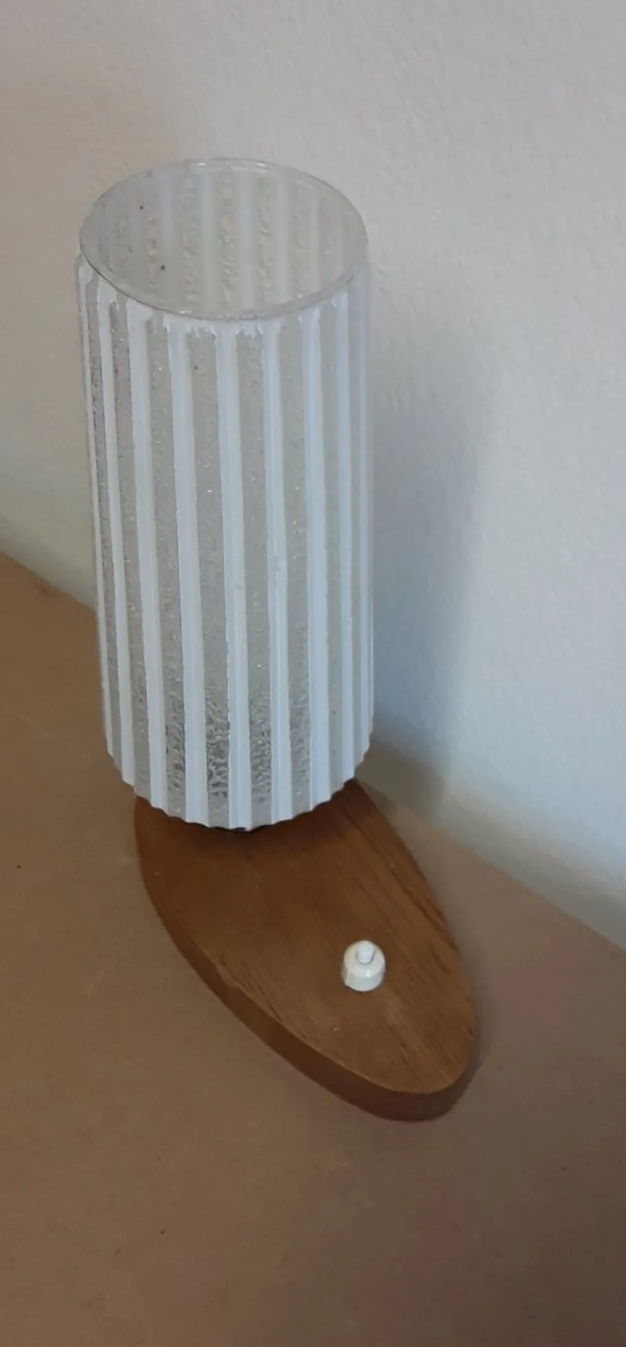 Discount Pamono Small Vintage Oval Bedside Lamp with Slim Relief Glass Shade & White Line Decor, 1970s