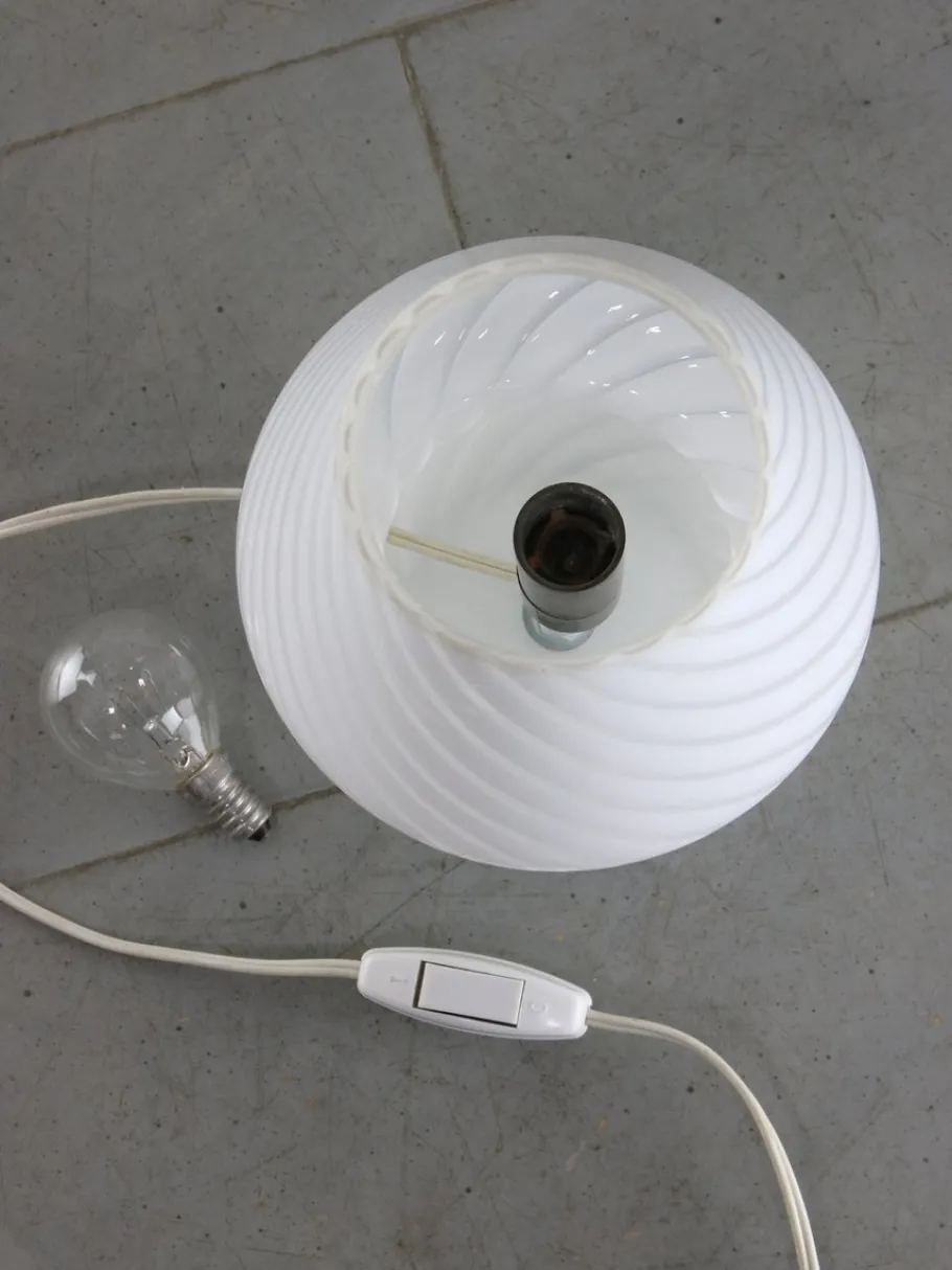 Discount Pamono Small Vintage Swirl Table Lamp in Murano Glass, 1970s