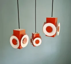 Hot Pamono Space Age Cascade Chandelier in Orange and White Lacquered Metal from Raak, 1970s