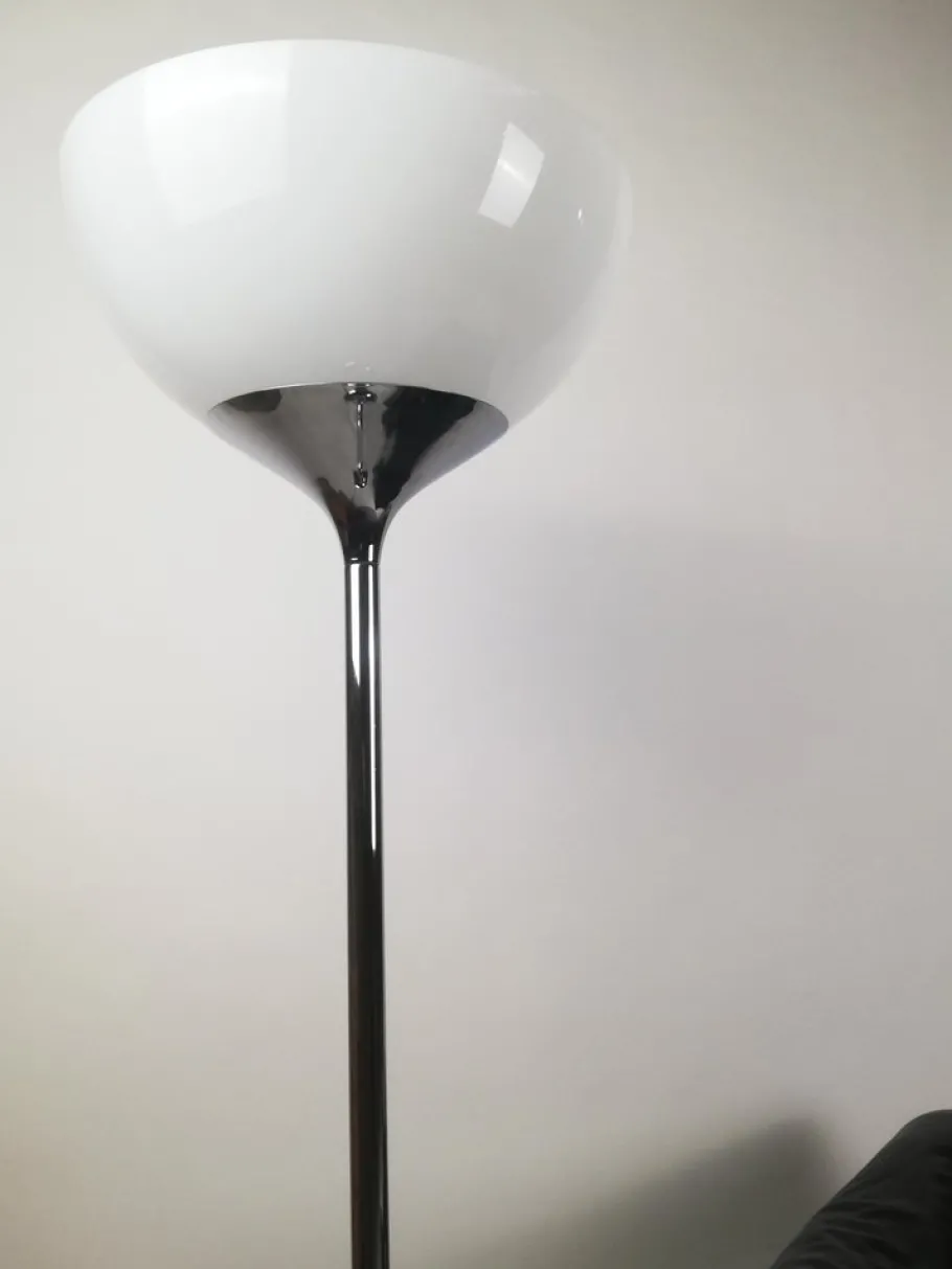 Best Pamono Space Age Floor Lamp in White Acrylic and Chrome attributed to I Guzzini, Italy, 1970s