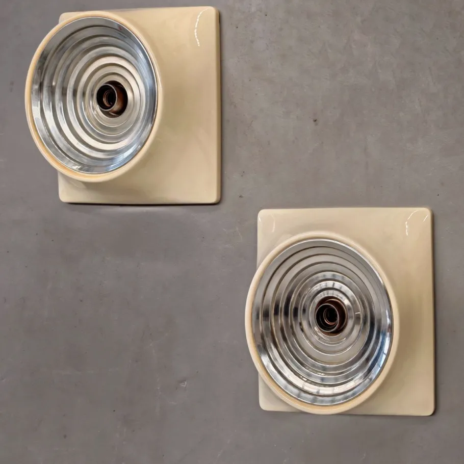 Hot Pamono Space Age Plastic Wall Lights from Stilnovo, 1960s, Set of 2