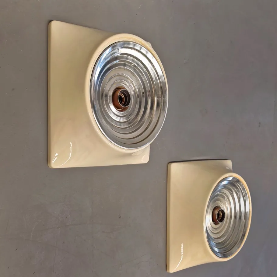 Hot Pamono Space Age Plastic Wall Lights from Stilnovo, 1960s, Set of 2
