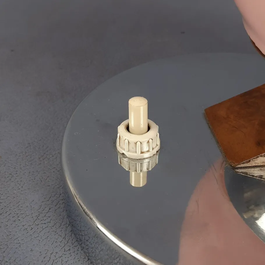 Hot Pamono Sphere Table Lamp in Pink Murano Glass, 1950s