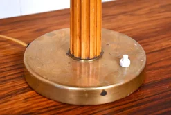 New Pamono Swedish Modern Brass and Oak Table Lamp by Erik Tidstrand for Nordiska Kompaniet, 1940s