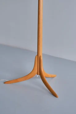 Pamono Swedish Modern 3-Legged Floor Lamp in Oak from Svensk Hemslöjd, 1950s