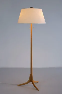 Pamono Swedish Modern 3-Legged Floor Lamp in Oak from Svensk Hemslöjd, 1950s