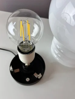 Hot Pamono Table Lamp in White Glass from Glashütte Limburg