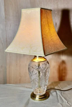 Discount Pamono Tall Hand Star Cut Glass and Brass Table Lamp, 1950s