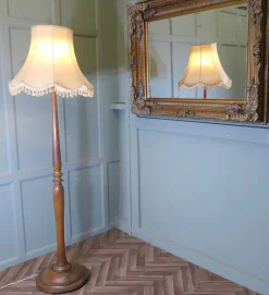 Hot Pamono Tall Turned Beech Floor Lamp, 1930