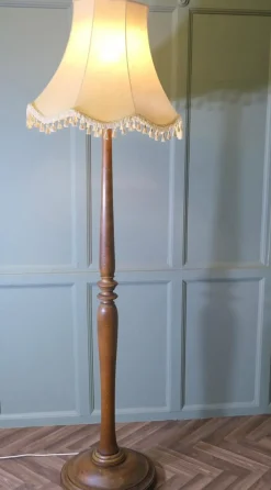 Hot Pamono Tall Turned Beech Floor Lamp, 1930
