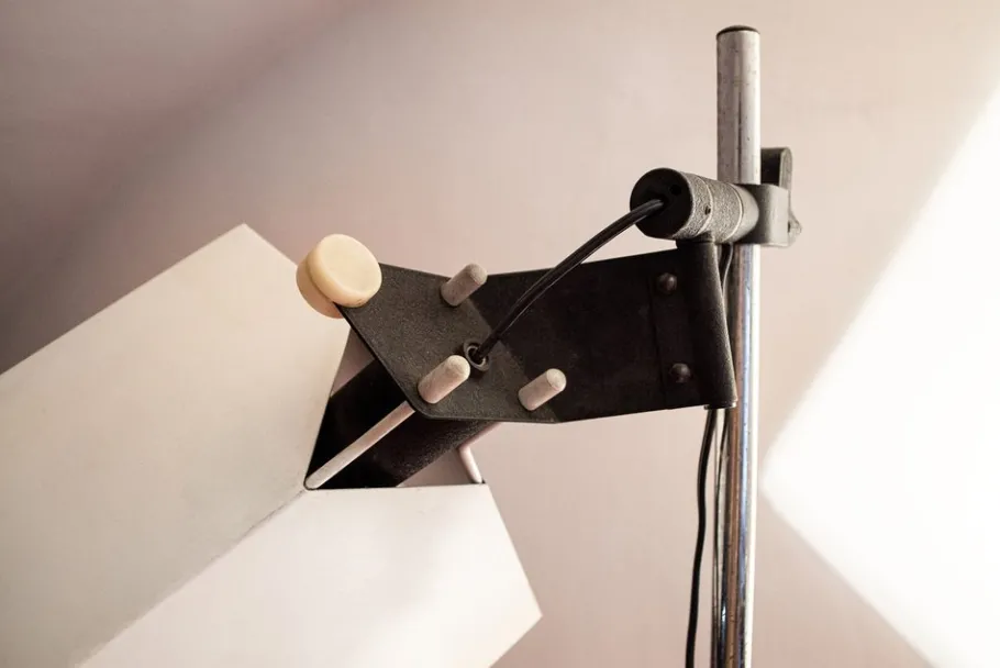 Sale Pamono Triedro Floor Lamp in Lacquered and Chromed Metal by Joe Colombo for Stilnovo, Italy, 1970s