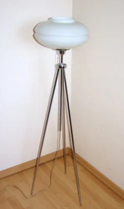 Pamono Tripod Floor Lamp, 1990s