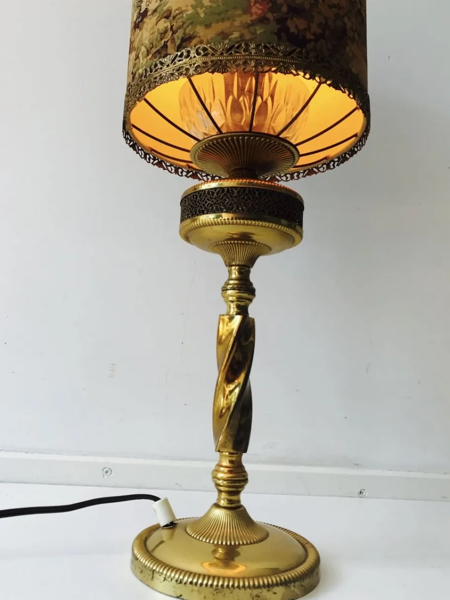 Outlet Pamono Victorian Style Brass Table Lamp with Lampshade in Romantic Love Scene, 1930s