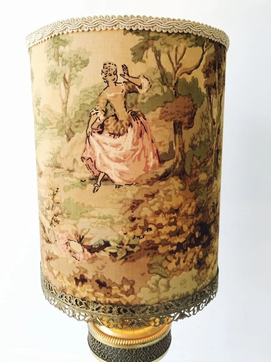 Outlet Pamono Victorian Style Brass Table Lamp with Lampshade in Romantic Love Scene, 1930s