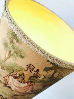 Outlet Pamono Victorian Style Brass Table Lamp with Lampshade in Romantic Love Scene, 1930s