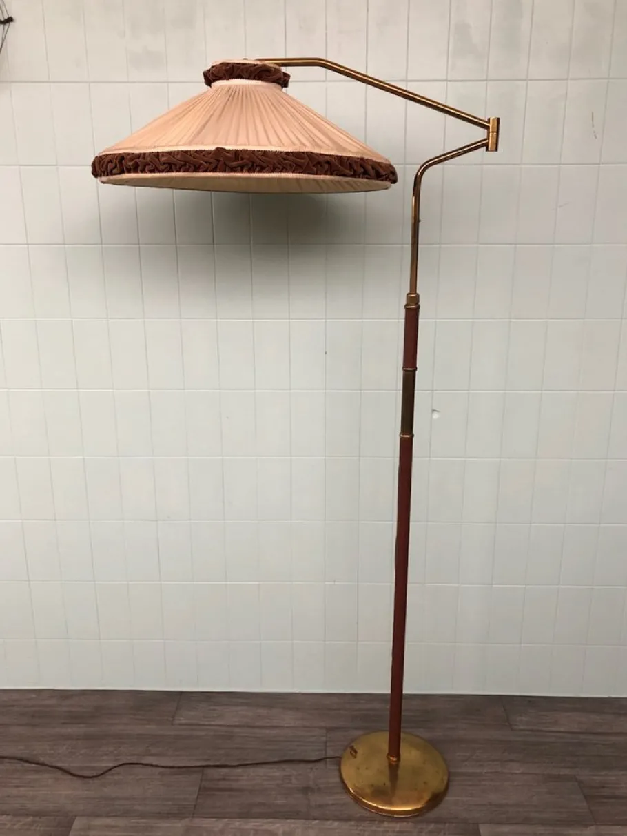 Discount Pamono Vintage Adjustable Brass Floor Lamp, Italy, 1950s