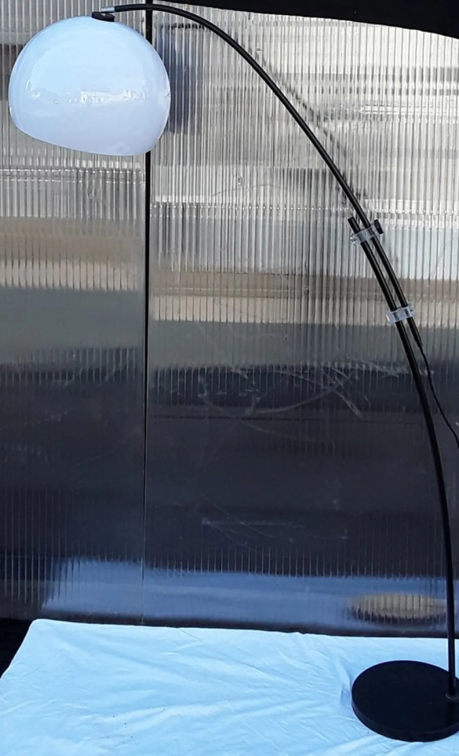 Outlet Pamono Vintage Adjustable German Arch Lamp from the 1970s with a Black Painted Metal Frame and White Plastic Screen, Unkns