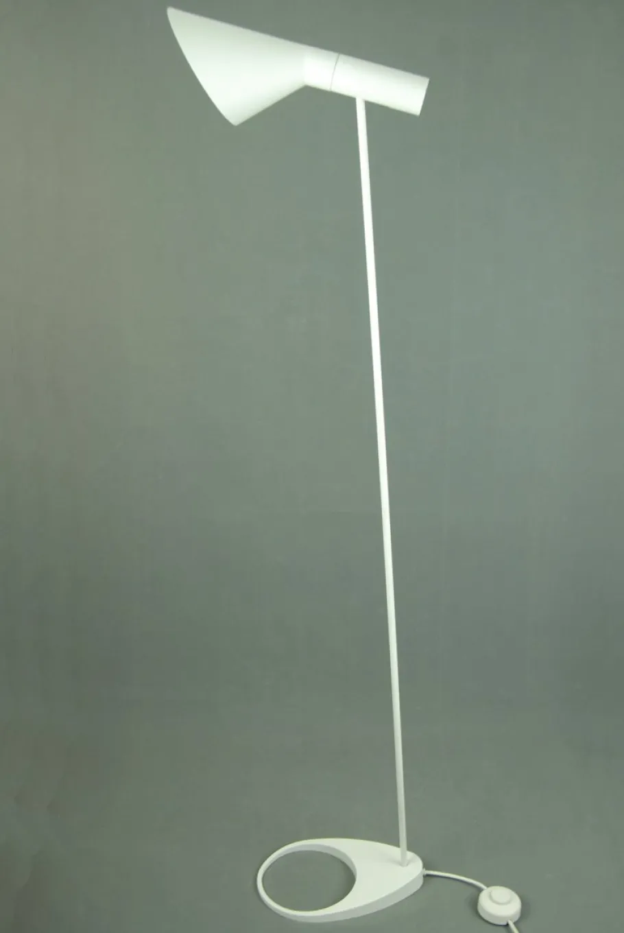 Hot Pamono Vintage AJ Floor Lamp by Arne Jacobsen for Louis Poulsen