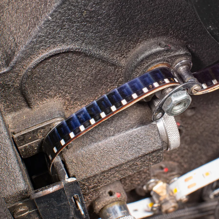 Discount Pamono Vintage American Cinema Projector Lamp from Kodak, 1940s