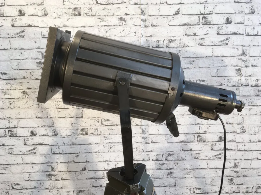 Sale Pamono Vintage Black Theater Tripod Lamp, 1960s
