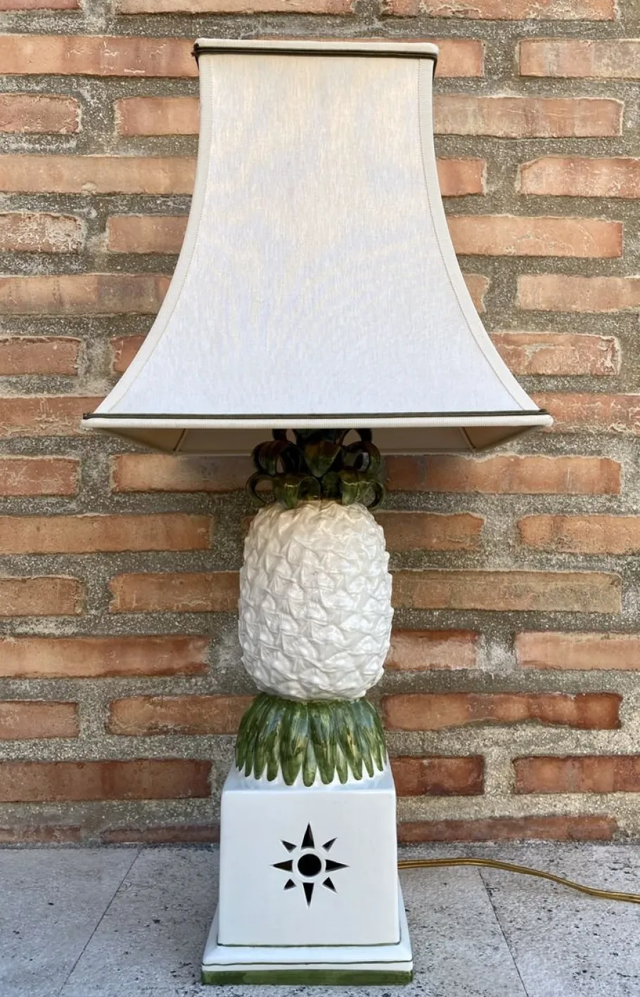 Sale Pamono Vintage Ceramic and Brass Pineapple Table Lamp by R. Costa for Cerámica Artística Costa Bassano