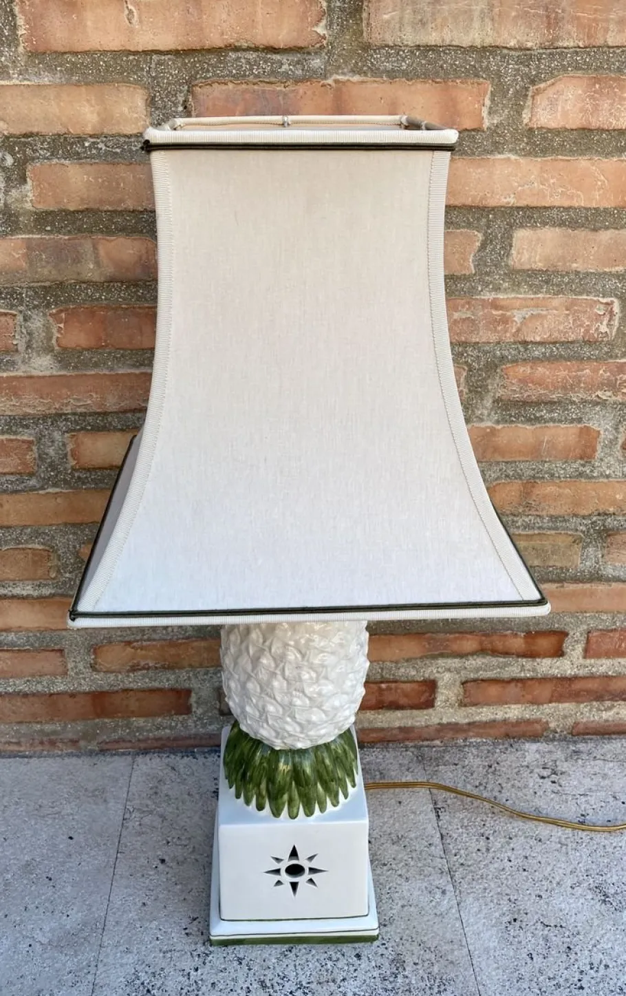 Sale Pamono Vintage Ceramic and Brass Pineapple Table Lamp by R. Costa for Cerámica Artística Costa Bassano