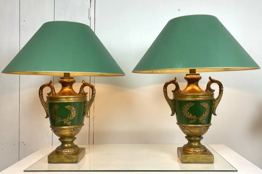 Discount Pamono Vintage Classic Baroque-Style Painted Ceramic Urn Table Lamps, Set of 2