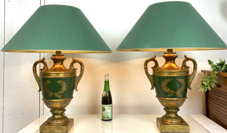 Discount Pamono Vintage Classic Baroque-Style Painted Ceramic Urn Table Lamps, Set of 2