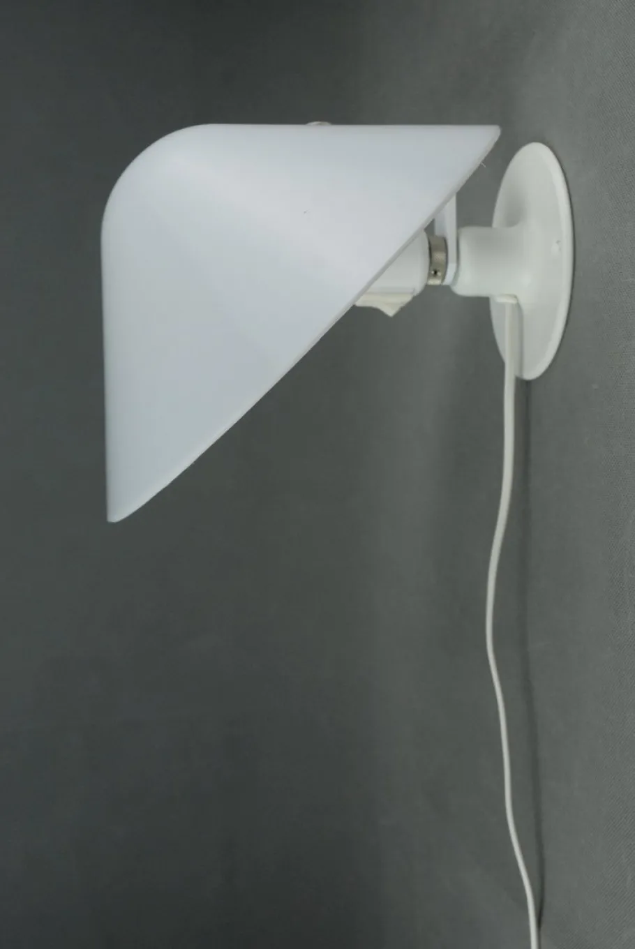 Sale Pamono Vintage Danish Mini Vip V025 Wall Lamp by Jorgen Gammelgaard for Pandul