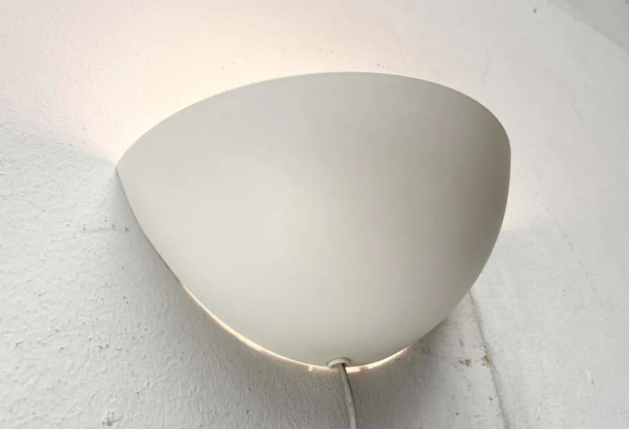 Discount Pamono Vintage Danish Minimalist Wall Lamp from Lyskilde