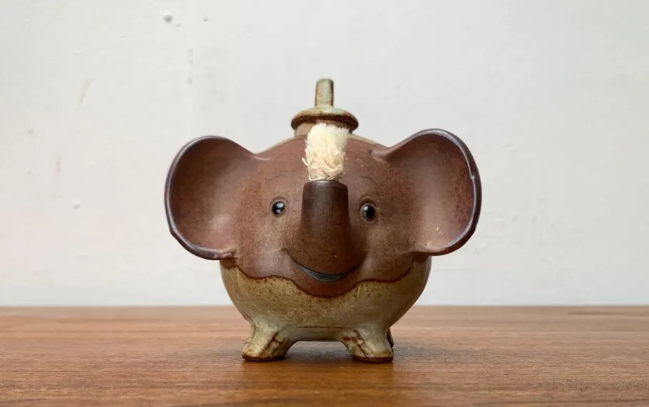 Clearance Pamono Vintage Elephant Oil Lamp by Ibuki